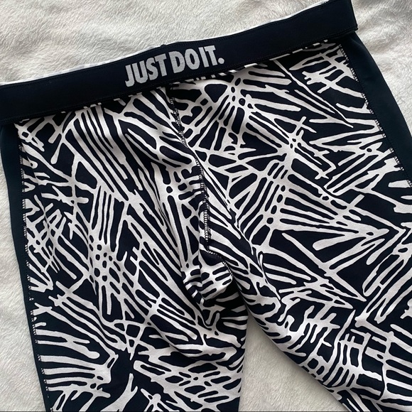 Women’s NIKE Leggings L - Picture 2 of 7